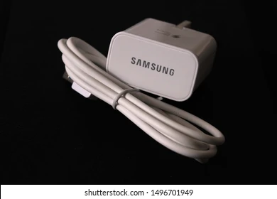 SAMSUNG CHARGER